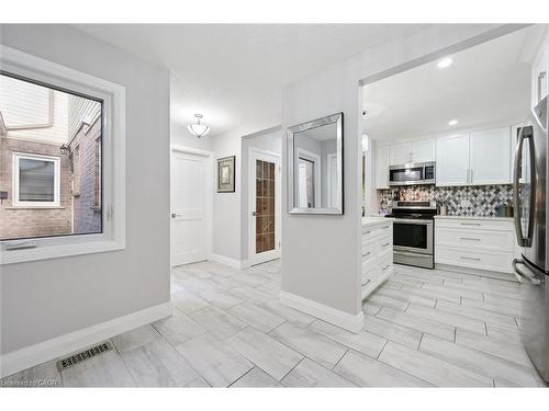 37-365 Bennington Gate, Waterloo, ON - Indoor Photo Showing Kitchen
