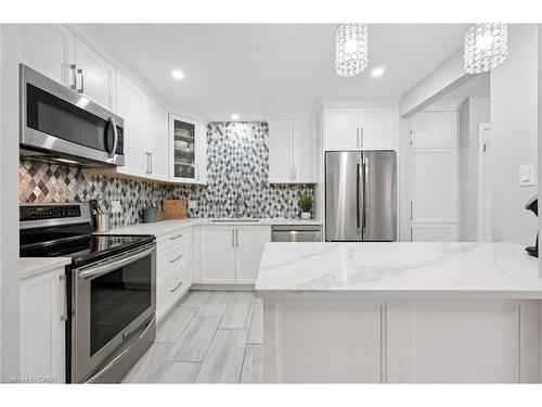 37-365 Bennington Gate, Waterloo, ON - Indoor Photo Showing Kitchen With Upgraded Kitchen