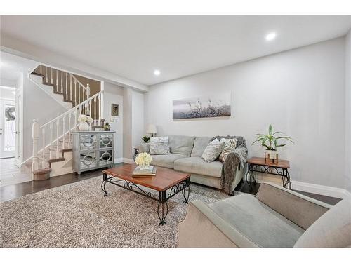 37-365 Bennington Gate, Waterloo, ON - Indoor Photo Showing Living Room