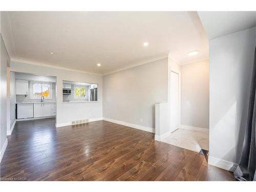 100 Lauris Avenue, Cambridge, ON - Indoor