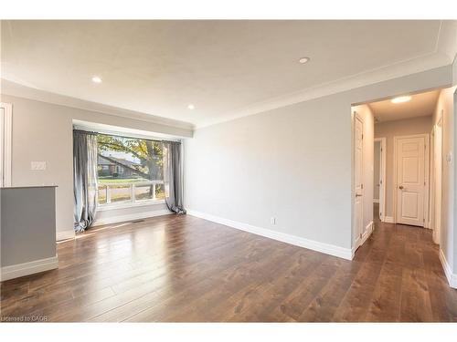 100 Lauris Avenue, Cambridge, ON - Indoor Photo Showing Other Room