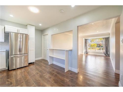 100 Lauris Avenue, Cambridge, ON - Indoor Photo Showing Other Room