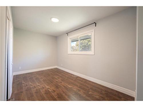 100 Lauris Avenue, Cambridge, ON - Indoor Photo Showing Other Room