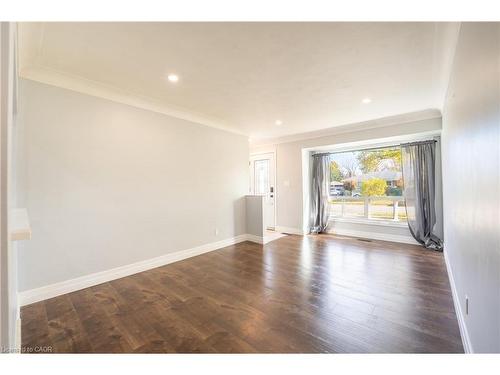 100 Lauris Avenue, Cambridge, ON - Indoor Photo Showing Other Room