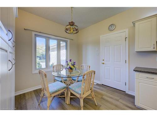430 Caryndale Drive, Kitchener, ON - Indoor Photo Showing Dining Room