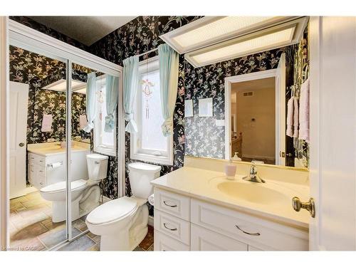430 Caryndale Drive, Kitchener, ON - Indoor Photo Showing Bathroom