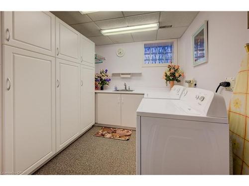 430 Caryndale Drive, Kitchener, ON - Indoor Photo Showing Laundry Room