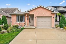82 Aylmer Crescent  Stoney Creek, ON L8J 1K3