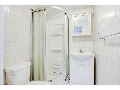 B-807 Robinson Street, Burlington, ON - Indoor Photo Showing Bathroom