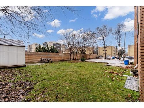 B-807 Robinson Street, Burlington, ON - Outdoor