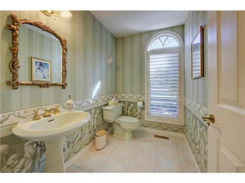 592 Manorwood Court, Waterloo, ON - Indoor Photo Showing Bathroom
