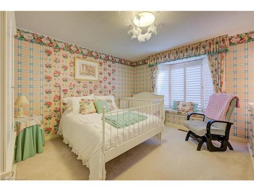 592 Manorwood Court, Waterloo, ON - Indoor Photo Showing Bedroom