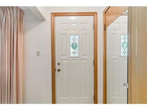 27 Warren Avenue, Hamilton, ON - Indoor Photo Showing Other Room