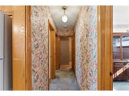 27 Warren Avenue, Hamilton, ON - Indoor Photo Showing Other Room