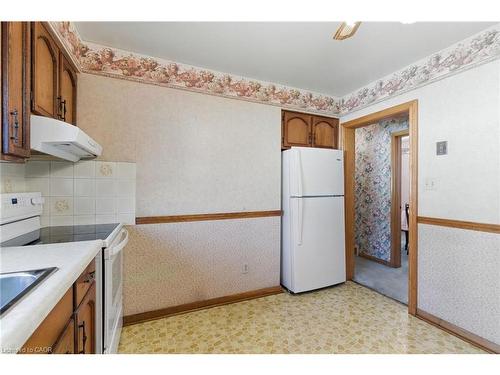 27 Warren Avenue, Hamilton, ON - Indoor Photo Showing Kitchen