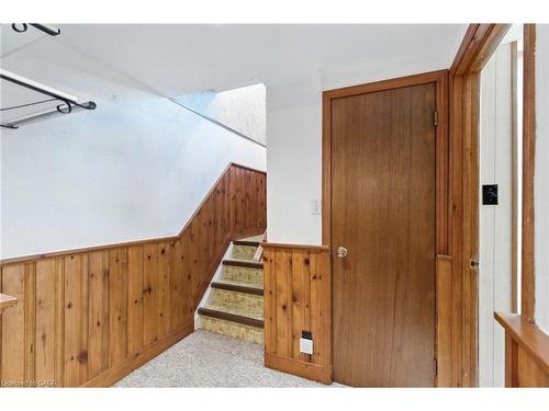 27 Warren Avenue, Hamilton, ON - Indoor Photo Showing Other Room