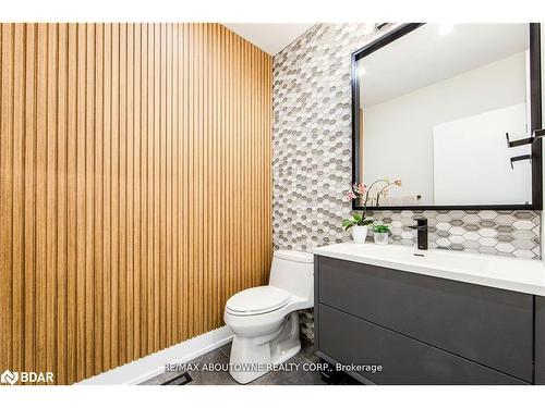 1319 Greeneagle Drive, Oakville, ON - Indoor Photo Showing Bathroom