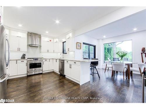1319 Greeneagle Drive, Oakville, ON - Indoor Photo Showing Kitchen