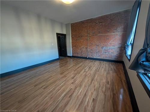 B-473 King Street W, Hamilton, ON - Indoor Photo Showing Other Room