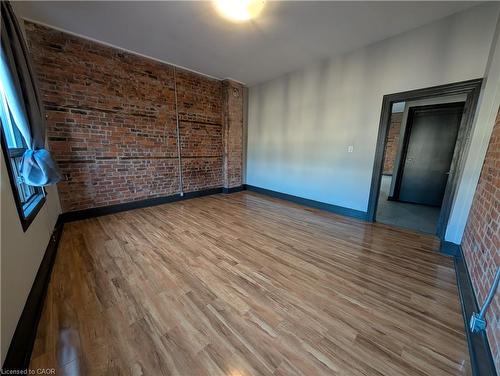 B-473 King Street W, Hamilton, ON - Indoor Photo Showing Other Room