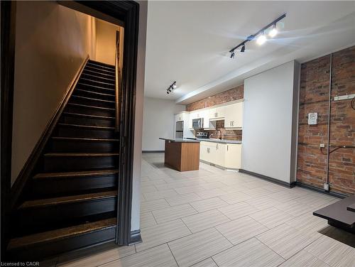 B-473 King Street W, Hamilton, ON - Indoor Photo Showing Other Room