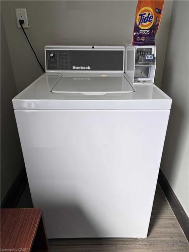 B-473 King Street W, Hamilton, ON - Indoor Photo Showing Laundry Room