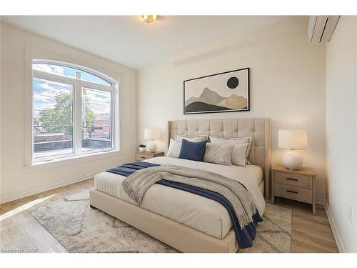 2-76 Wentworth Street S, Hamilton, ON - Indoor Photo Showing Bedroom