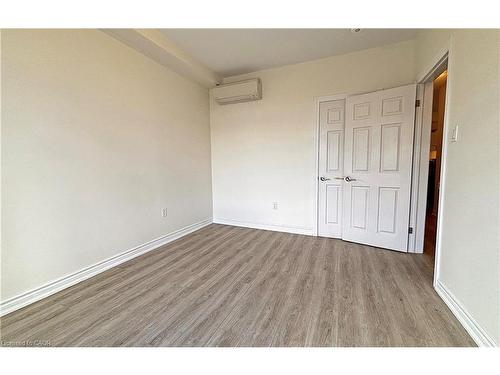 2-76 Wentworth Street S, Hamilton, ON - Indoor Photo Showing Other Room