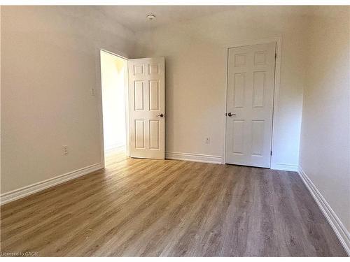 2-76 Wentworth Street S, Hamilton, ON - Indoor Photo Showing Other Room