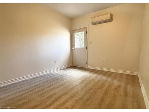 2-76 Wentworth Street S, Hamilton, ON - Indoor Photo Showing Other Room