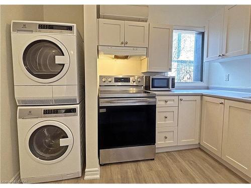 2-76 Wentworth Street S, Hamilton, ON - Indoor Photo Showing Laundry Room