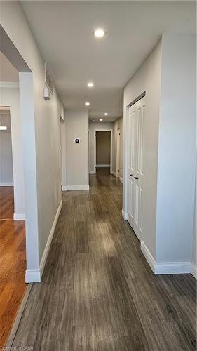 110 Abbot Drive, Hamilton, ON - Indoor Photo Showing Other Room