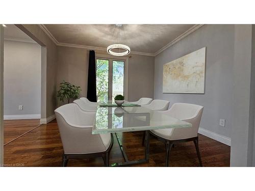 110 Abbot Drive, Hamilton, ON - Indoor Photo Showing Dining Room