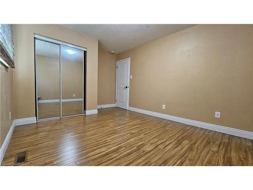 110 Abbot Drive, Hamilton, ON - Indoor Photo Showing Other Room