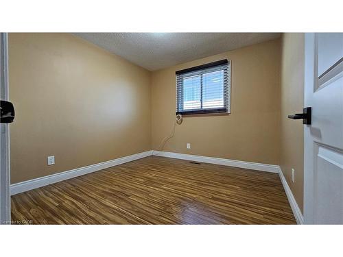 110 Abbot Drive, Hamilton, ON - Indoor Photo Showing Other Room