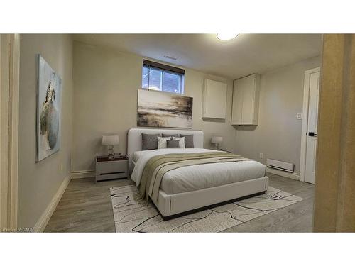 110 Abbot Drive, Hamilton, ON - Indoor Photo Showing Bedroom