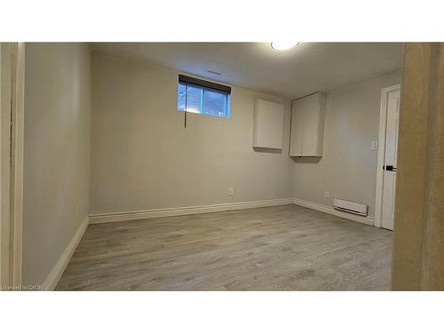 110 Abbot Drive, Hamilton, ON - Indoor Photo Showing Other Room