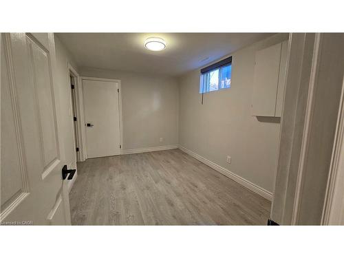110 Abbot Drive, Hamilton, ON - Indoor Photo Showing Other Room