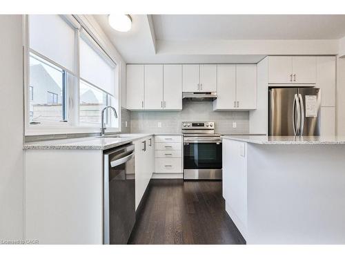 39-2273 Turnberry Road, Burlington, ON - Indoor Photo Showing Kitchen With Upgraded Kitchen