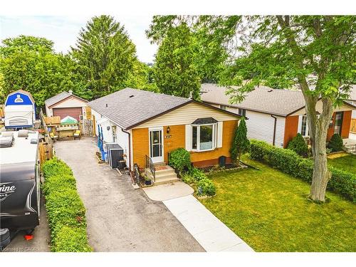 44 Billington Crescent  Hamilton, ON L8T 4R1