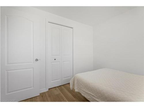 879 Upper Sherman Avenue, Hamilton, ON - Indoor Photo Showing Bedroom