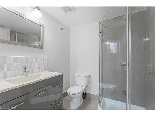 879 Upper Sherman Avenue, Hamilton, ON - Indoor Photo Showing Bathroom