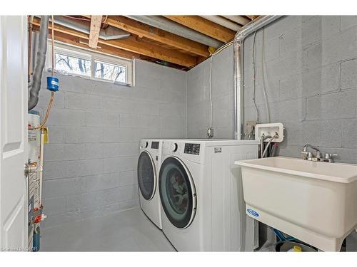 879 Upper Sherman Avenue, Hamilton, ON - Indoor Photo Showing Laundry Room