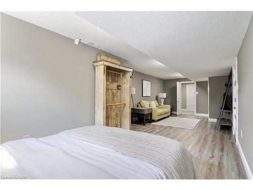 1794 Seaton Road, Cambridge, ON - Indoor Photo Showing Bedroom