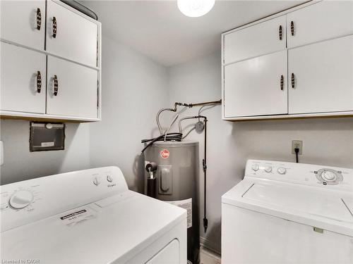 405-30 Harrisford Street, Hamilton, ON - Indoor Photo Showing Laundry Room