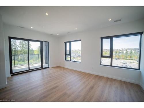 302-525 New Dundee Road, Kitchener, ON - Indoor Photo Showing Other Room