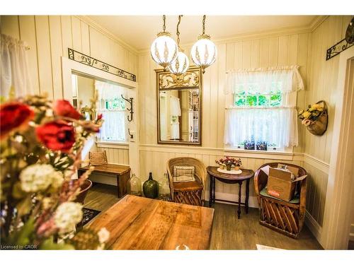 227 Green Street, Burlington, ON - Indoor Photo Showing Dining Room