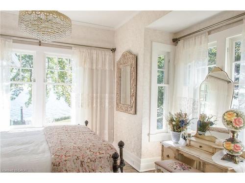 227 Green Street, Burlington, ON - Indoor Photo Showing Bedroom