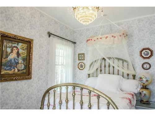 227 Green Street, Burlington, ON - Indoor Photo Showing Bedroom