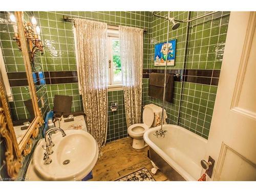 227 Green Street, Burlington, ON - Indoor Photo Showing Bathroom